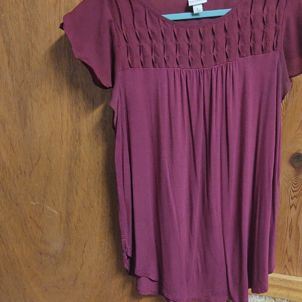 Women's Burgundy Top
